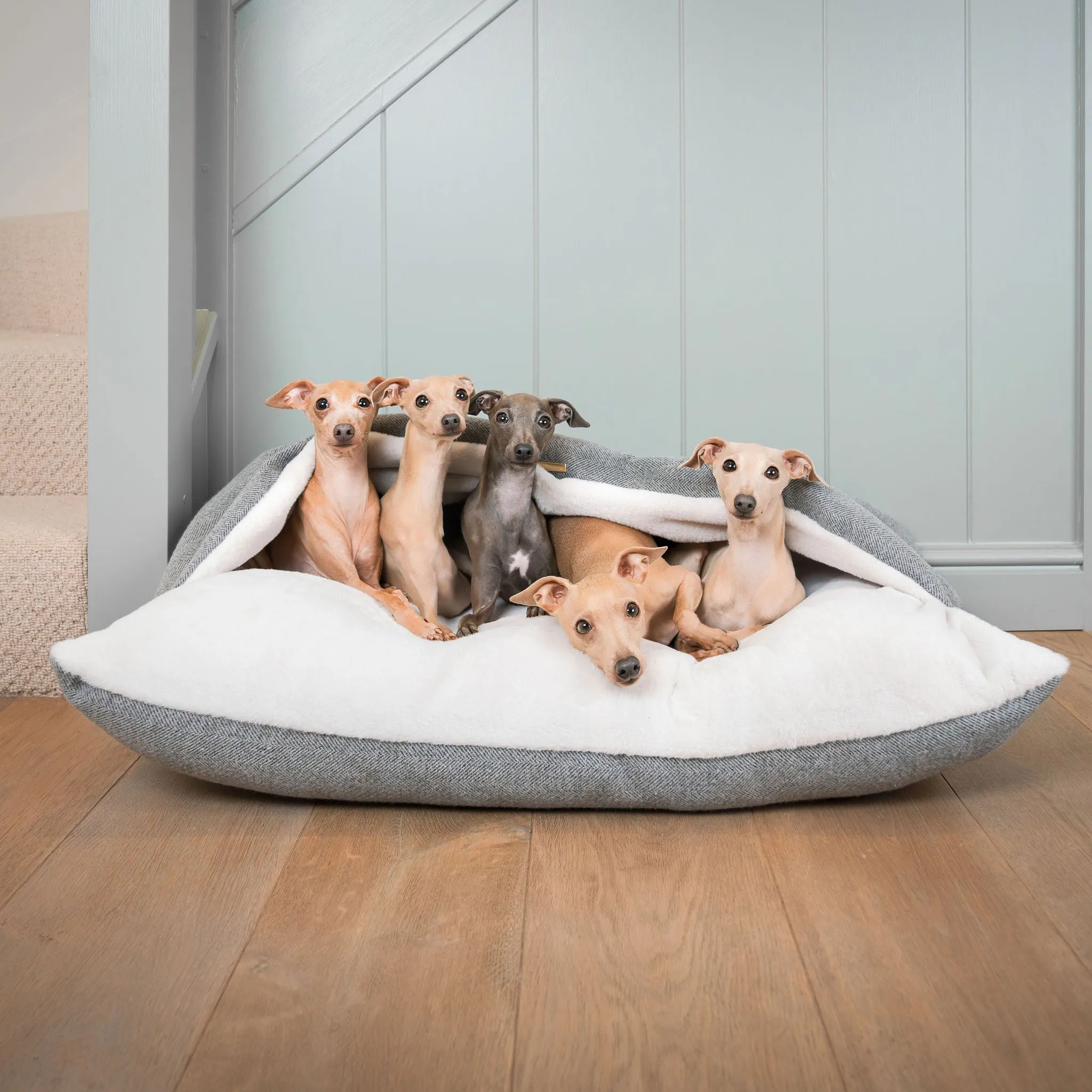 Sleepy Burrows Bed in Pewter Herringbone by Lords & Labradors