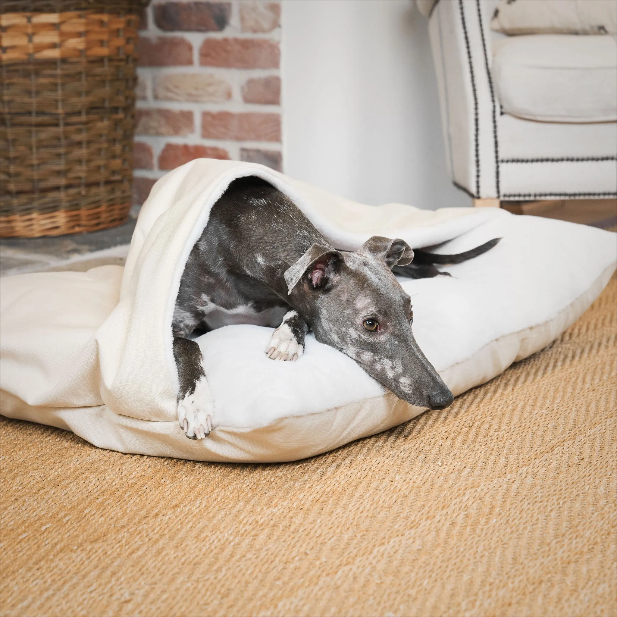 Sleepy Burrows Bed in Savanna Bone by Lords & Labradors