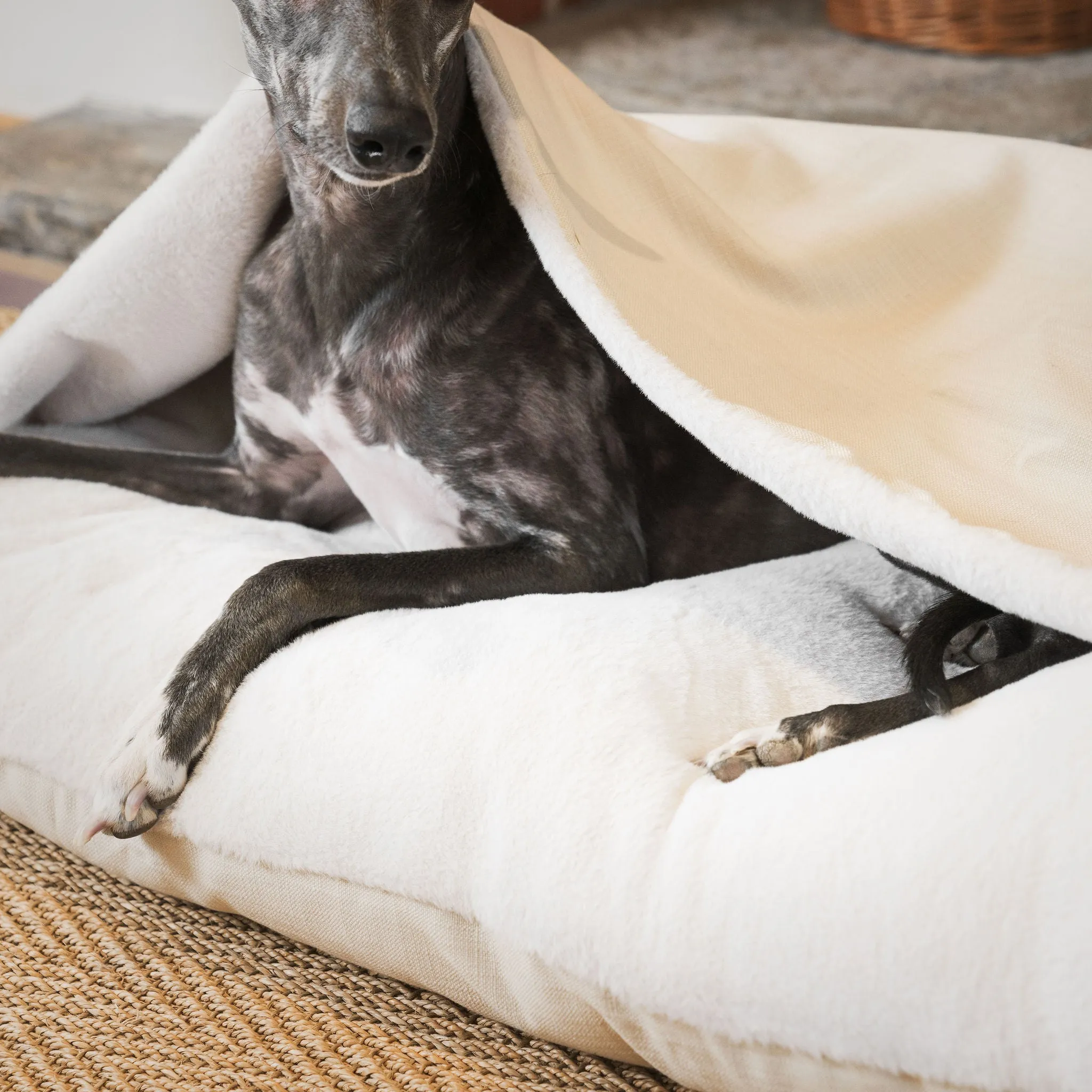 Sleepy Burrows Bed in Savanna Bone by Lords & Labradors