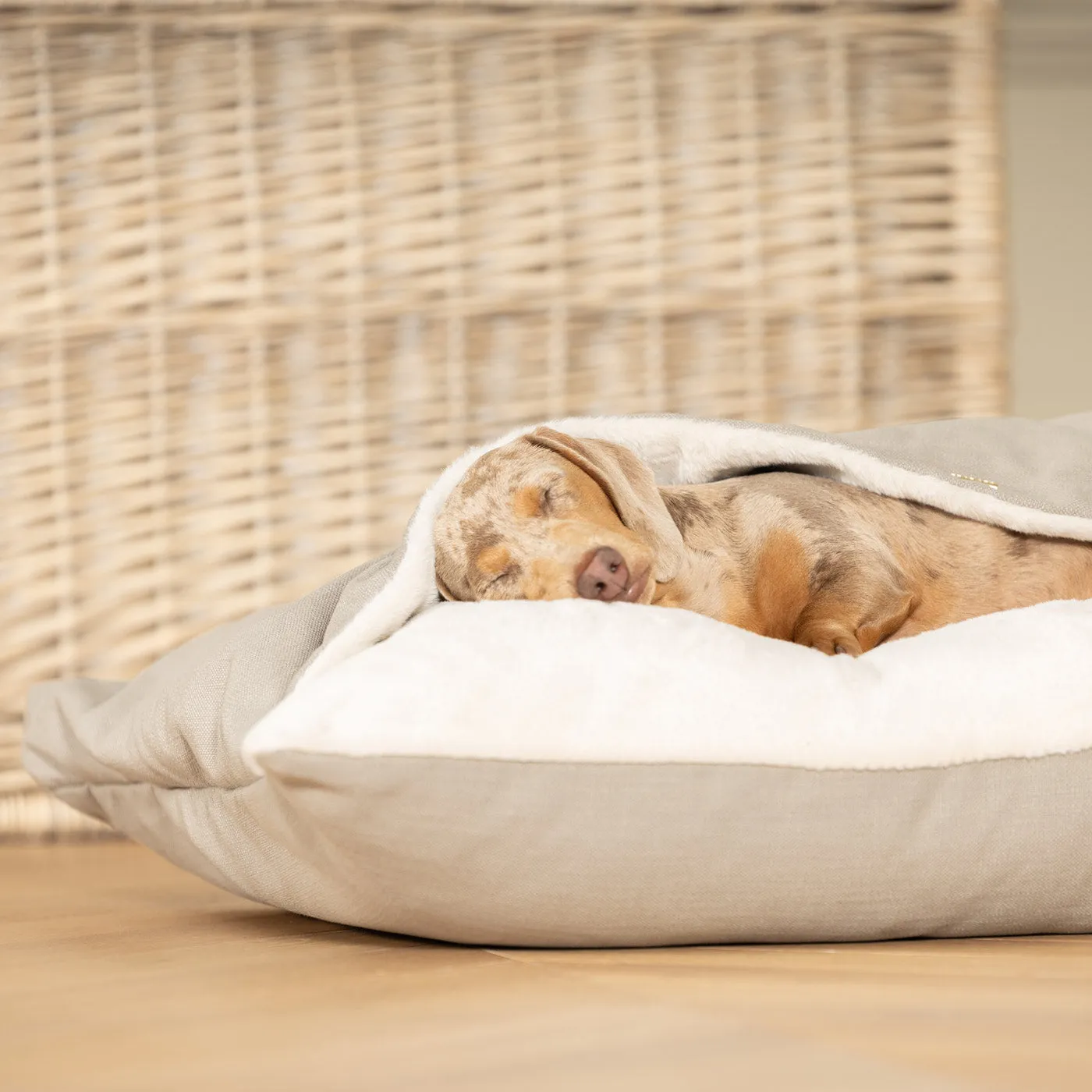 Sleepy Burrows Bed in Savanna Stone by Lords & Labradors